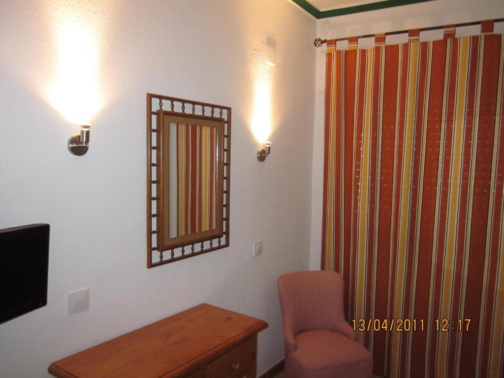 Hotel San Vicente - Centro Playa コニル・デ・ラ・フロンテラ 部屋 写真