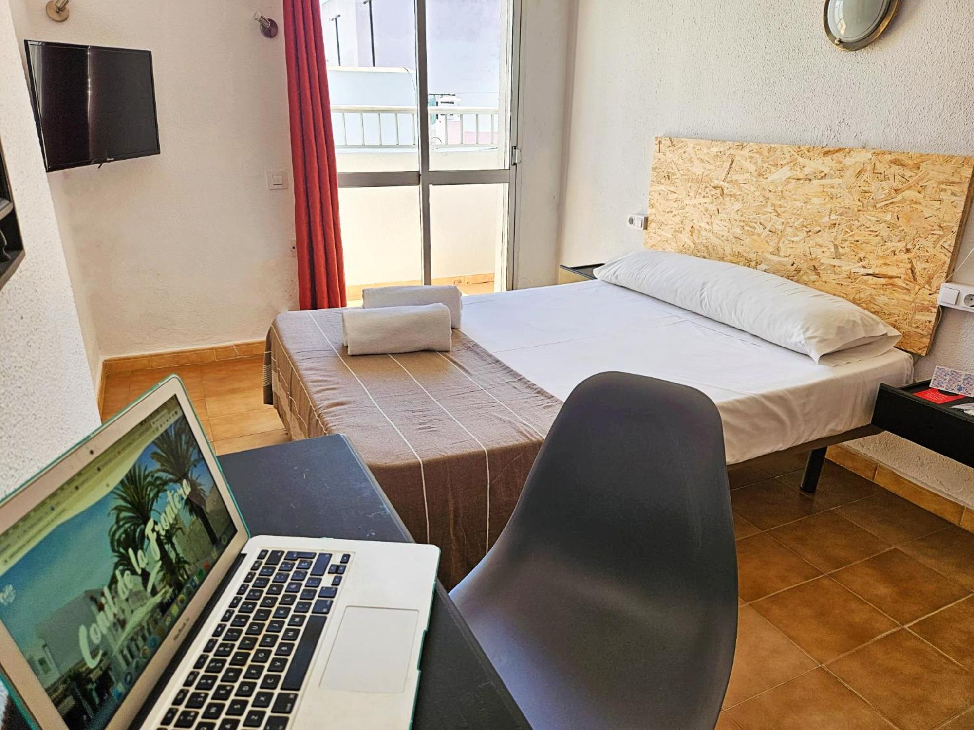 Hotel San Vicente - Centro Playa コニル・デ・ラ・フロンテラ エクステリア 写真