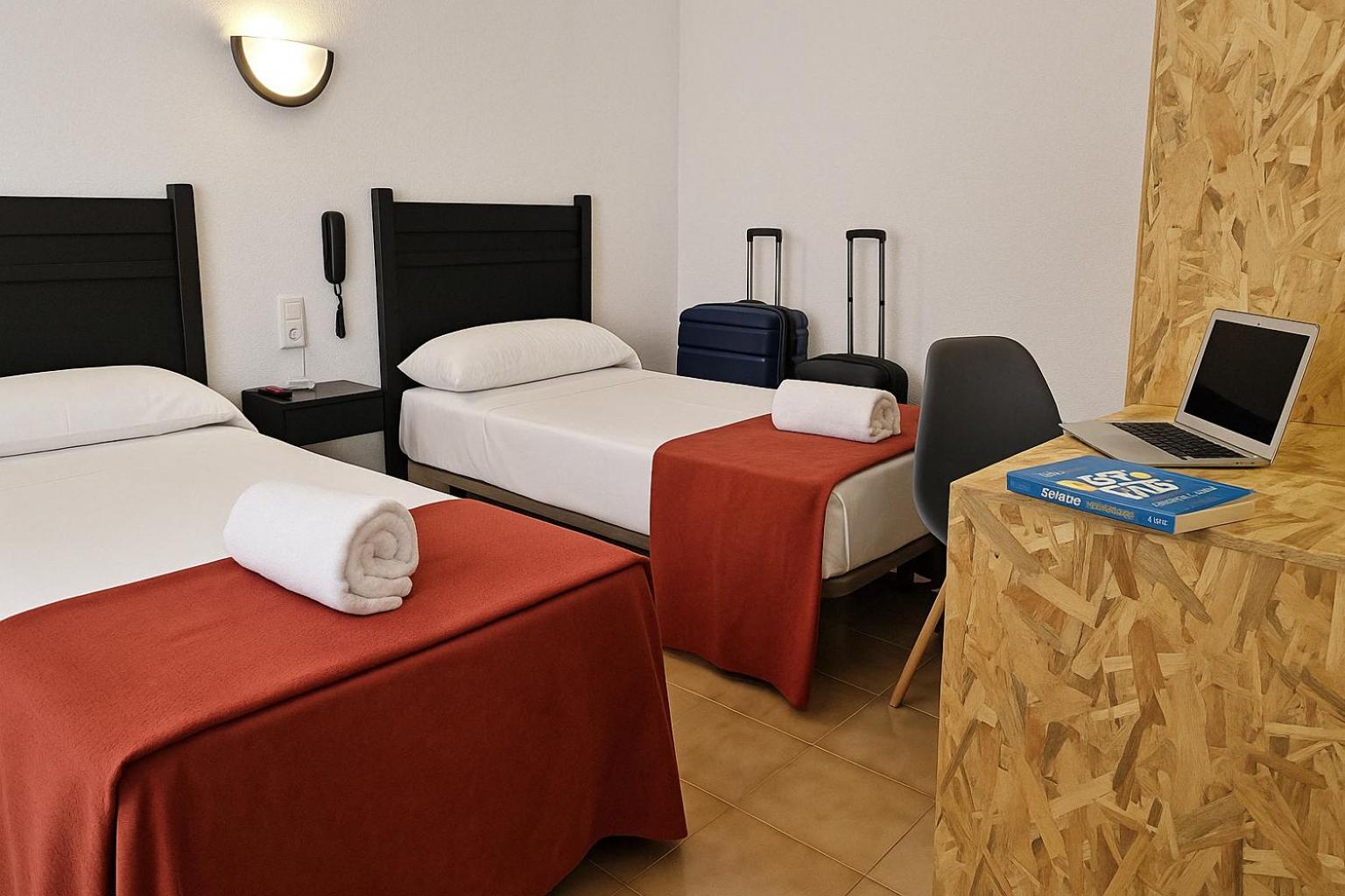 Hotel San Vicente - Centro Playa コニル・デ・ラ・フロンテラ エクステリア 写真